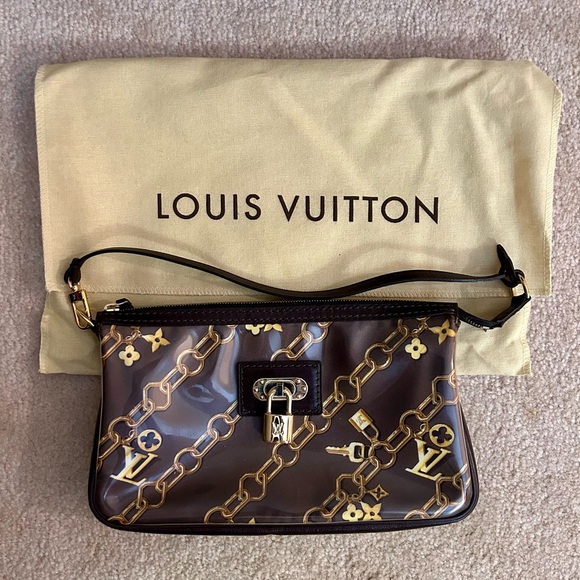 NWT Louis Vuitton Limited Edition Brown Monogram Charms Pochette - Picture 2 of 6